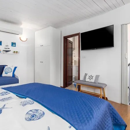 St. Bernhard House Holiday home Funtana