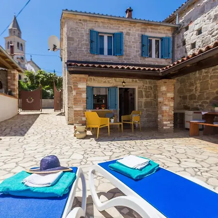 Holiday home St. Bernhard House Funtana