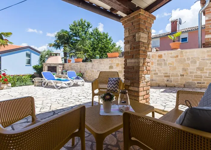 St. Bernhard House Holiday home Funtana